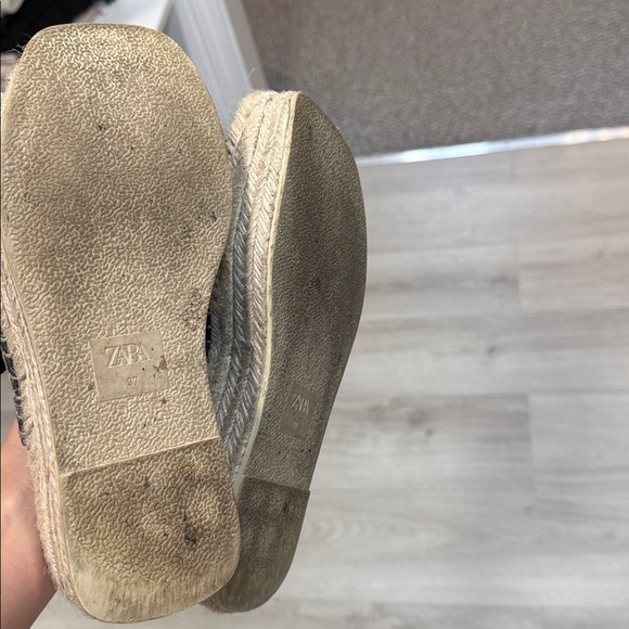 Zara platform - Picture 2 of 3